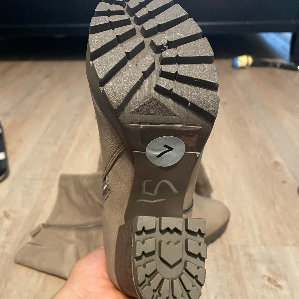 Bellow the knee boots